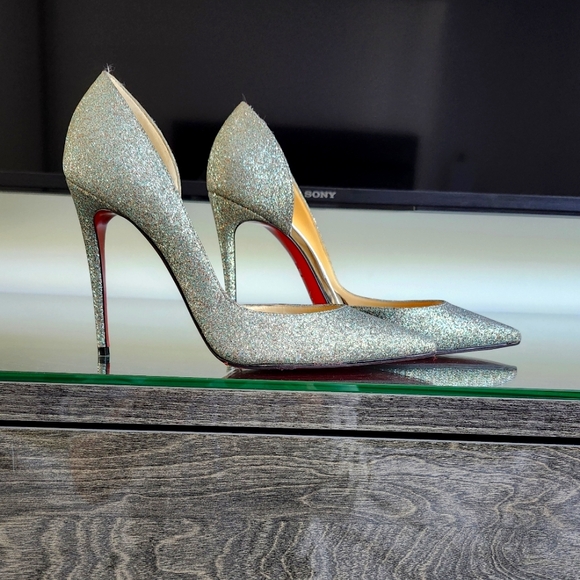 Christian Louboutin Silver size 38.5 in beautiful condition - Picture 1 of 7